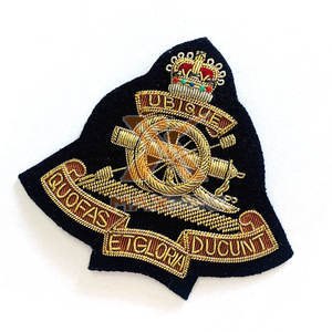 Badges brodés à la main de haute qualité, fabrication en usine, étiquettes privées - Product Image 2