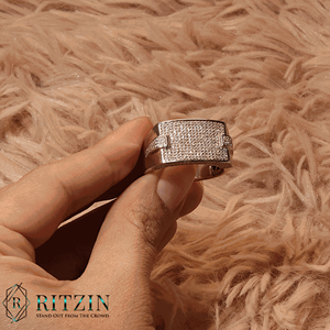 Anillo de compromiso de estilo pesado de diamante de corte redondo para hombre - Product Image 3