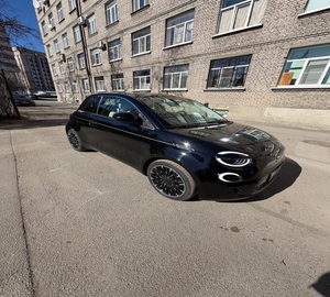 USED 2021 500e 42 kWh III Low Mileage Automatic <b>Panoramic</b> Sunroof LED lights LED Daytime Lights 6 Seats Ready to - Product Image 1