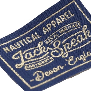 Étiquettes tissées de haute qualité pour sacs - Étiquettes cousues lavables en forme de drapeau et en rouleau 100% polyester personnalisables Service OEM - Product Image 1