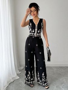 ชุดสตรีทแฟชั่น2ชิ้นสำหรับผู้หญิงผ้าคอตตอนผ้าคอตตอนปักลาย/พิมพ์โลโก้ทรงสั้นสีทึบออกแบบได้ตามต้องการ - Product Image 4