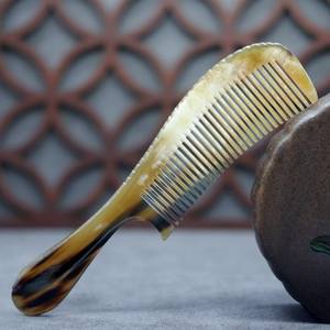PEIGNE EN CORNE FAIT À LA MAIN PERSONNALISÉ NATUREL avec des dents fines et larges Peigne en corne de buffle fait à la main pour la coiffure - Product Image 3