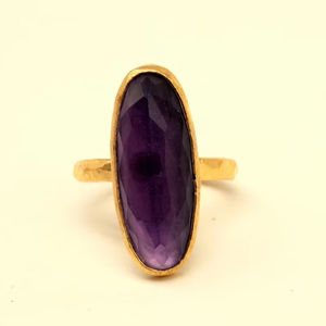 แหวนทองสไตล์วินเทจสไตล์วินเทจพร้อมพลอยสีม่วงอเมทิสต์ธรรมชาติทรงไข่ตัดเป็นพลอยสำหรับงานแต่งงานคอลเลกชันอัญมณี Adina ของเธอ - Product Image 1
