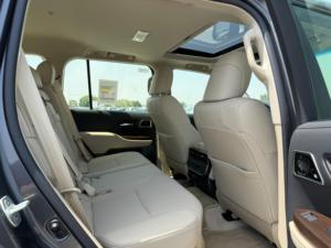 Toyota Land Cruiser GX-R 2025, 7 Asientos, Automático, Turbo, SUV, Interior de Cuero, Neumáticos R20, Luces LED - Product Image 2