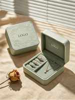 Boîte à bijoux en cuir rose personnalisée avec insert en velours, papier artistique et revêtement UV pour bagues et colliers, cadeau de mariage