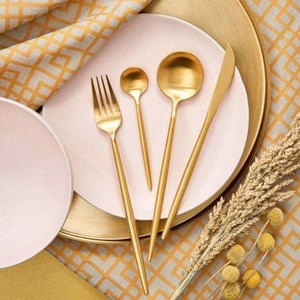 Ensemble de couverts classique en acier inoxydable de construction robuste et de style classique pour une table de qualité supérieure - Product Image 1