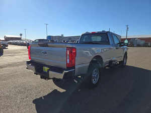 Camioneta Usada F-350 Super Duty XL 2024, Equipamiento Estándar - Product Image 3