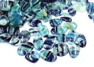 Pierre précieuse en fluorite naturelle de qualité commerciale, vert et violet, taille ovale, taille libre, 500g, en vrac pour la fabrication de bijoux - Product Image 5