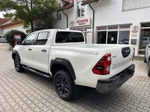 Hilux SUV 2024 Usado, Volante a la Izquierda, Tracción en las Cuatro Ruedas, Neumáticos R18, Control de Crucero Adaptativo, Asientos de Cuero, Motor 4.5L Turbo Gasolina, Euro IV, Panorámico - Product Image 5