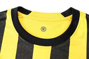 Costume de sport d'été à manches courtes maillot de football avec taille élastique uniformes de football respirants avec logo personnalisé en gros - Product Image 3