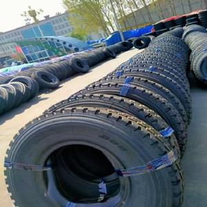 Pneus pour camions lourds de qualité supérieure 295/80R22.5 Pneus radiaux longue distance Pneus d'usine Livraison rapide Acheter maintenant - Product Image 1