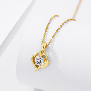 Collier pendentif classique en forme de cœur en diamant de laboratoire, argent sterling 925 plaqué or 18 carats pour femmes - Product Image 3