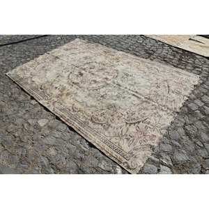 Alfombra turca vintage de 5,4x8,2 pies, lana beige hecha a mano con diseño de retazos, sala de estar forma rectangular para, estilo Tabriz - Product Image 2