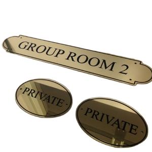 แผ่นทองเหลืองชื่องานฝีมือโลหะสำหรับบริษัทโรงเรียนบ้านและสำนักงานในราคาไม่แพง - Product Image 1