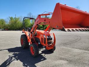Tractor agrícola Kubota 2021 L3901 con motor diésel de alta productividad 4x4 con tracción en las 4 ruedas - Product Image 4