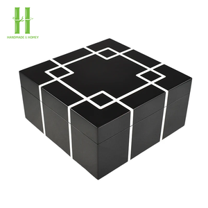 Caja de laca Joyería personalizada Laca de alto brillo Regalo de lujo Caja de embalaje de joyería de madera Hecho en Vietnam Producto - Product Image 1