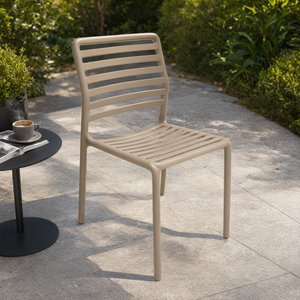 Chaise de salle à manger sans accoudoirs Newbella Oliva en plastique, couleur cappuccino, résistante aux UV, pour intérieur, extérieur, jardin, balcon, terrasse - Product Image 3