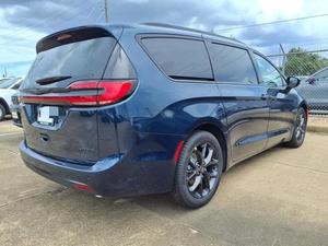 2025 asequible cChry-sler Pacif-ica Limited FWD - Product Image 2