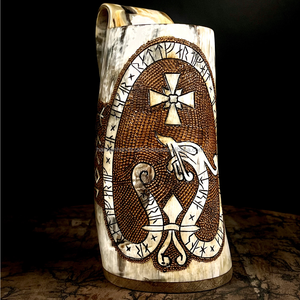 Cuerno para Beber Vikingo Pulido Natural de Búfalo, Jarra de Cerveza Estilo Náutico, Calidad Premium - Product Image 1