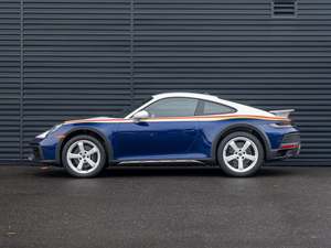 Encantador Porsche 911 Dakar Coupé 2024, Tracción en las Cuatro Ruedas, Turbo, Automático, Usado, Rines de Aleación, Asientos de Cuero, Paquete de Potencia, Sistema de Navegación - Product Image 2