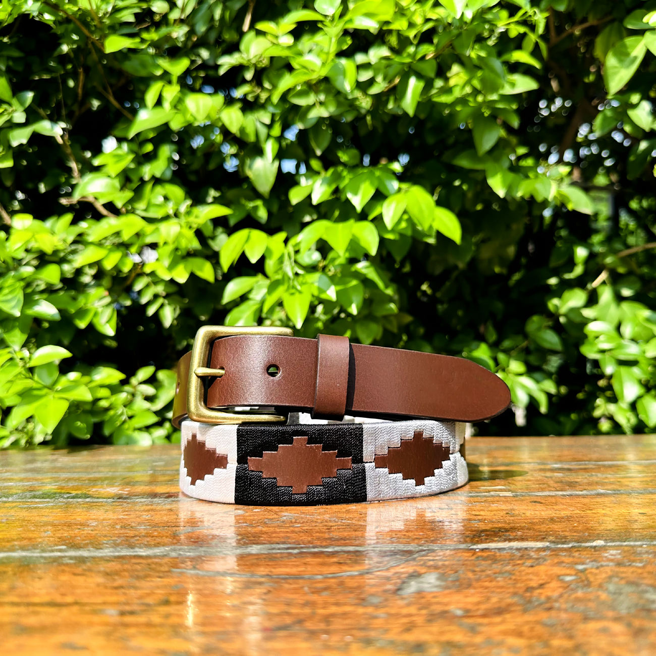 สีน้ำตาลเข้ม