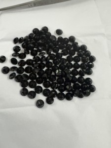 Piedras Preciosas Sueltas de Ónice Negro Sintético (Creado en Laboratorio) de Calidad Brillante, Corte de 5-6 mm, Pulido, Gemas Gigli Rigli - Product Image 3