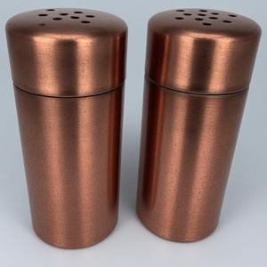 Elegante molinillo de sal y pimienta de latón con superficie de oro antiguo artesanal Diseñado para interiores de comedor decorativos - Product Image 1