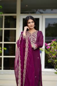 Salwar Kameez pakistaní más vendido con Dupatta a juego para un aspecto elegante y elegante disponible a precios asequibles - Product Image 4