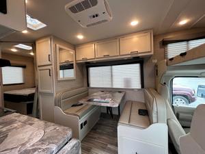 Autocaravana de lujo Thor Freedom RV para acampar en familia para uso en automóvil OEM No. Camper Caravan - Product Image 4