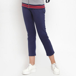 Chándal de Invierno para Mujer con Capucha, 100% Algodón, Talla Adulto, Bolsillos Laterales, Venta al Por Mayor en Varias Tallas y Colores - Product Image 6