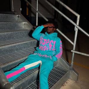 ชุดเซ็ตสองชิ้น เสื้อฮู้ดผ้าฝ้ายพิมพ์ลายทรงหลวมใส่สบายสำหรับฤดูหนาว กางเกงทรงบาน คุณภาพสูง ชุดวอร์มผู้ชาย - Product Image 2