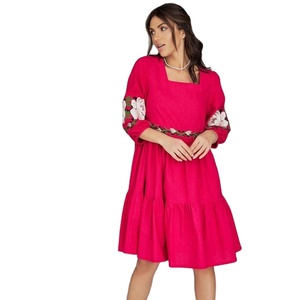 Robes ethniques mi-longues pour femmes, broderie florale, manches bouffantes trois-quarts, encolure carrée, robe pour femmes - Product Image 2