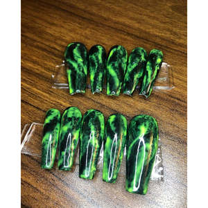 Unghie Finte Effetto Marmo Neon su Base Nera - Product Image 1