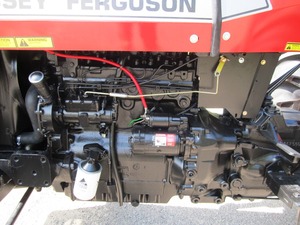 Tracteur Massey Ferguson 265, 60 CV, 4 roues motrices, utilisation agricole, pour pompe moteur et boîte de vitesses, garantie de 3 ans - Product Image 4