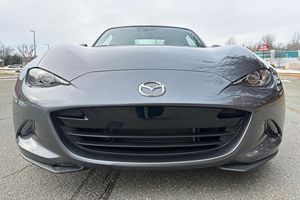 Mazda MX-5 Miata RF Grand Touring 2018 d'occasion en excellent état - Product Image 2