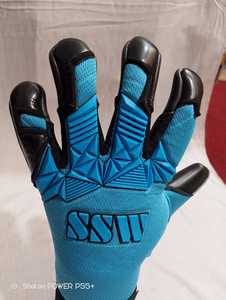 Gants de gardien de but en latex allemand de haute qualité gants de football avec logo personnalisé en gros gants de gardien de but extérieurs antidérapants professionnels - Product Image 6