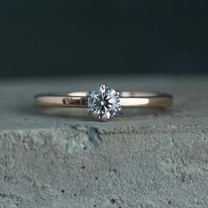 Bague de fiançailles en moissanite ronde de 5,5 mm |   Solitaire classique à 6 griffes |   Bijoux de mariage et d'anniversaire en argent plaqué or 18 carats OEM - Product Image 1