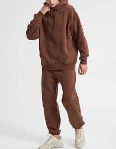 Nueva llegada mejor precio al por mayor Streetwear estilo hombres chándales Slim Fit personalizado OEM diseño Slim Fit hombres chándales - Product Image 4