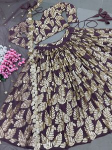 ชุดเสื้อผ้าสำหรับงานแต่งงานและงานปาร์ตี้,ชุดเสื้อผ้าสตรีผ้าไหมเทียมลำดับงานปัก Lehenga Choli กับ Dupatta ผู้ส่งออกแฟชั่นทั่วโลก - Product Image 5