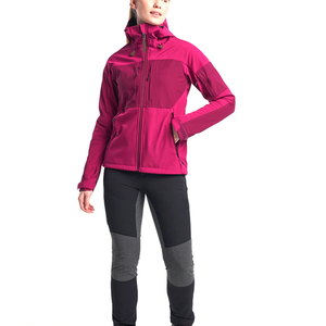 Veste à capuche softshell de qualité supérieure pour femmes vestes softshell imperméables personnalisées fabriquées au Pakistan - Product Image 2