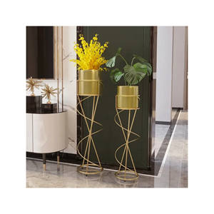 Macetas Decorativas para Sala de Estar con Acabado Dorado a Precio Económico, Macetas de Balcón con Acabado Mate de la Mejor Calidad - Product Image 4