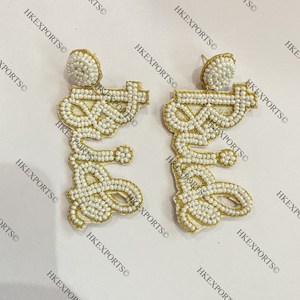 Pendientes de novia blancos y dorados hechos a mano para bodas - Product Image 6