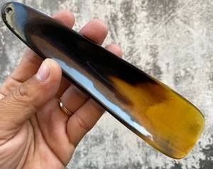 Véritable chausse-pied de buffle fabriqué à la main, matériau naturel poli avec style animal, artisanat naturel de petite taille à long manche - Product Image 2