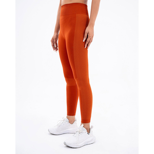 Nouveau design, logo personnalisé, leggings de yoga taille haute sans couture, effet push-up et lifting des hanches pour femmes, en Spandex/Polyester - Product Image 2