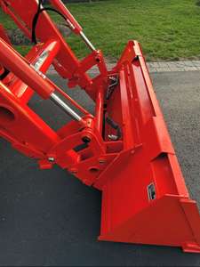 Tractor Kubota LA435 2020 de 26 HP con 121 Horas de Uso, Bomba de Motor, Funciones Digitales, Cargador Frontal y Retroexcavadora - Product Image 5