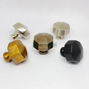 Tiradores hexagonales de latón con acabado personalizado para armario, tiradores para cajones de armario antiguos únicos, venta al por mayor - Product Image 4