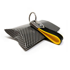 Elite Alfisti giallo carbonio portachiavi con Logo Alfa Romeo nero accessori esterni per auto - Product Image 3