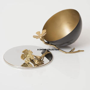 Precioso diseño de forma de flor Color dorado brillante en el interior Quemador de incienso hecho a mano de Metal de alta calidad - Product Image 1