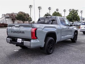 PREMIÈRE MAIN TITULAIRE 2023 TOYOTA TUNDRA LIMITED PICKUP VOITURE D'OCCASION EN BON ÉTAT - Product Image 2