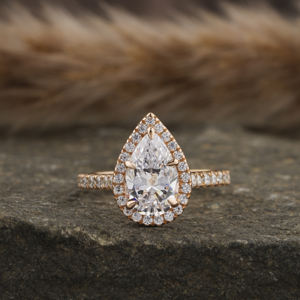 Anillo de compromiso de diamante de corte de pera cultivada en laboratorio, certificado IGI de platino 950, anillo de ajuste de Halo y pavé de lujo, regalo para mujer - Product Image 2